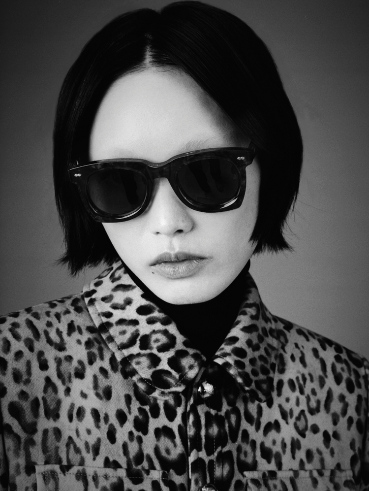 AVA | NOIR 11