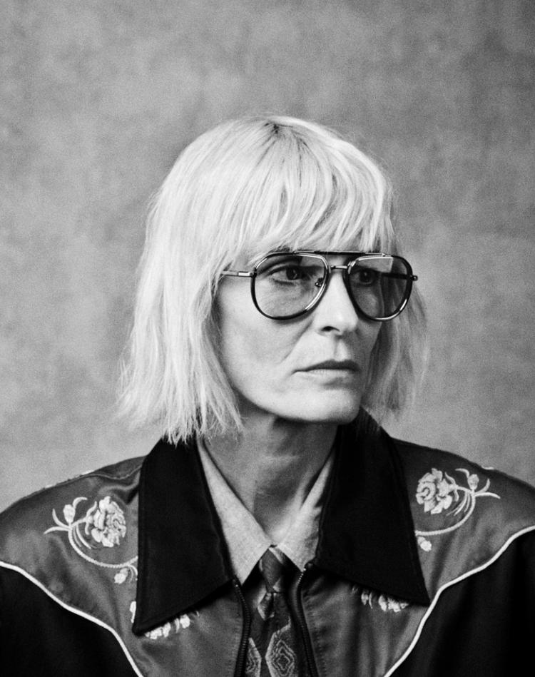 COMMANDER | CHAMPAGNE