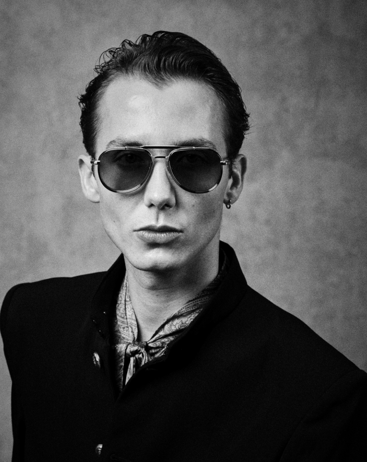 COMMANDER | CHAMPAGNE